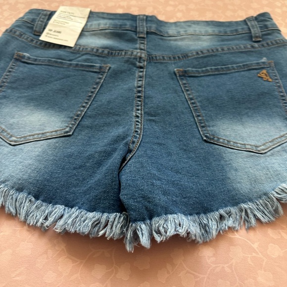 🆕VIP Sculpting Stretch Jeans Shorts - Picture 8 of 11